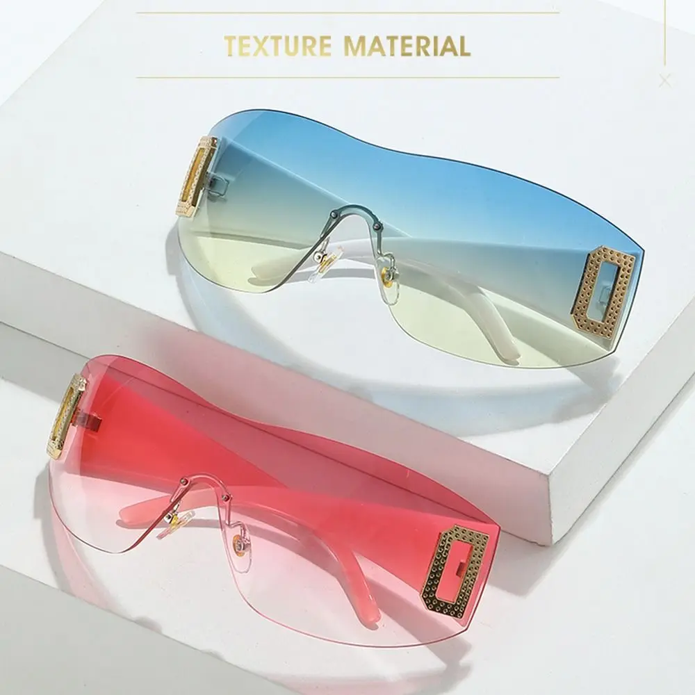Gafas de sol envolventes estilo Y2K con diseño moderno