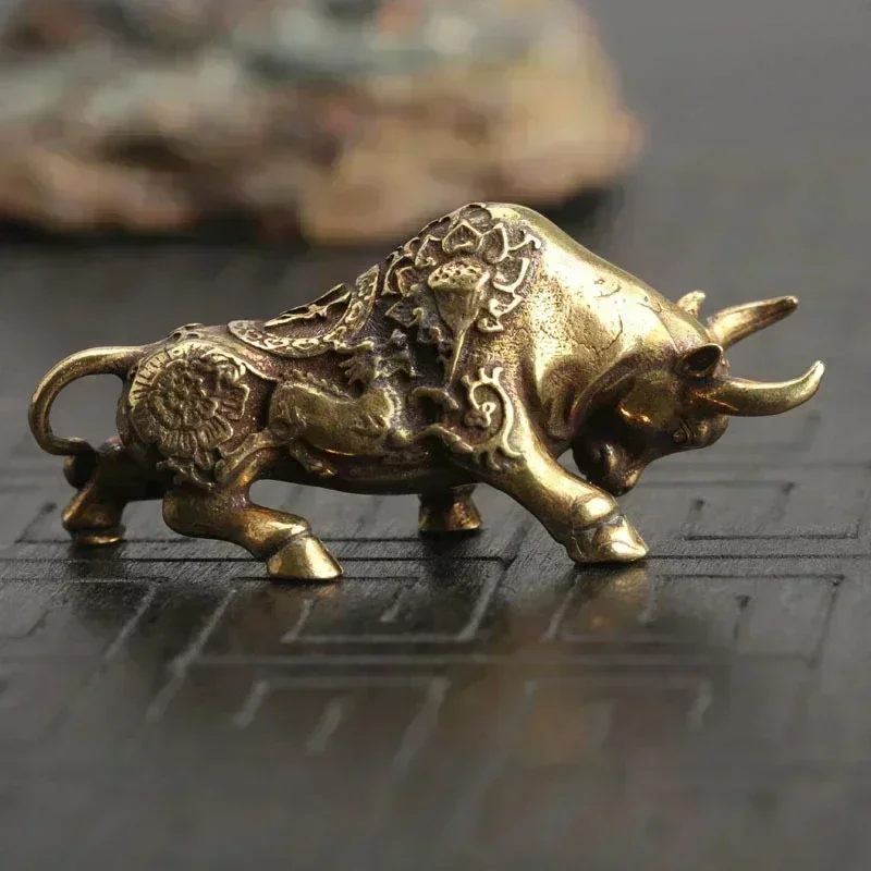 Figura miniatura vaca retro de latón vintage decorativa - imagen 4