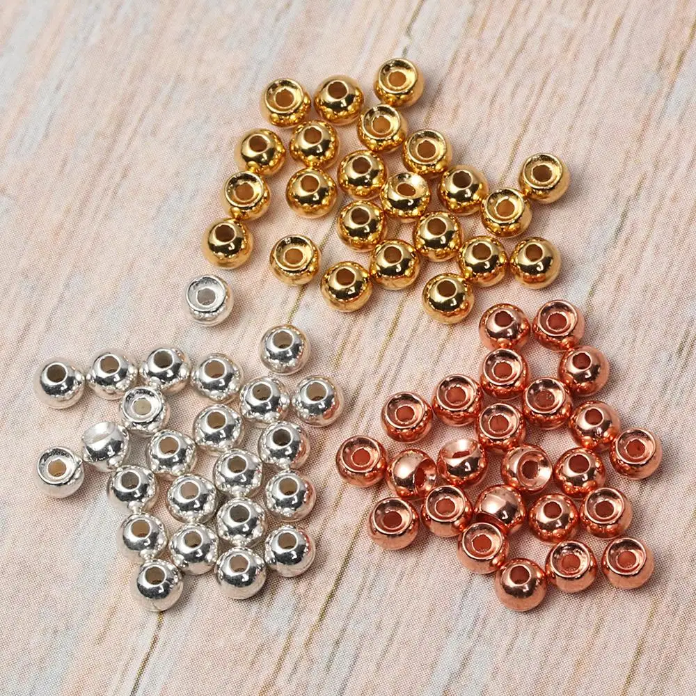 Acabados en tonos plata y cobre para combinar con el patrón