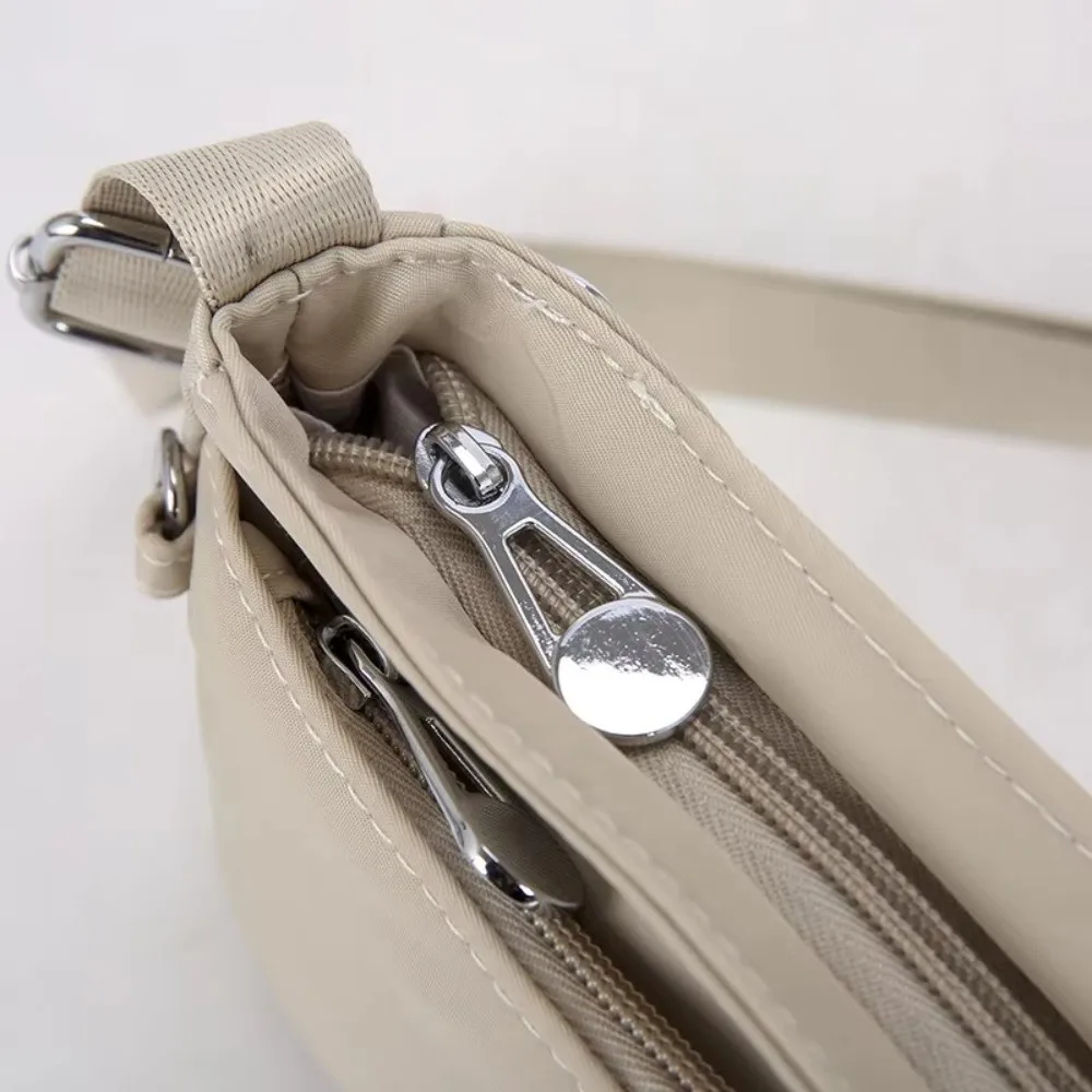 Bolso compacto con gran capacidad