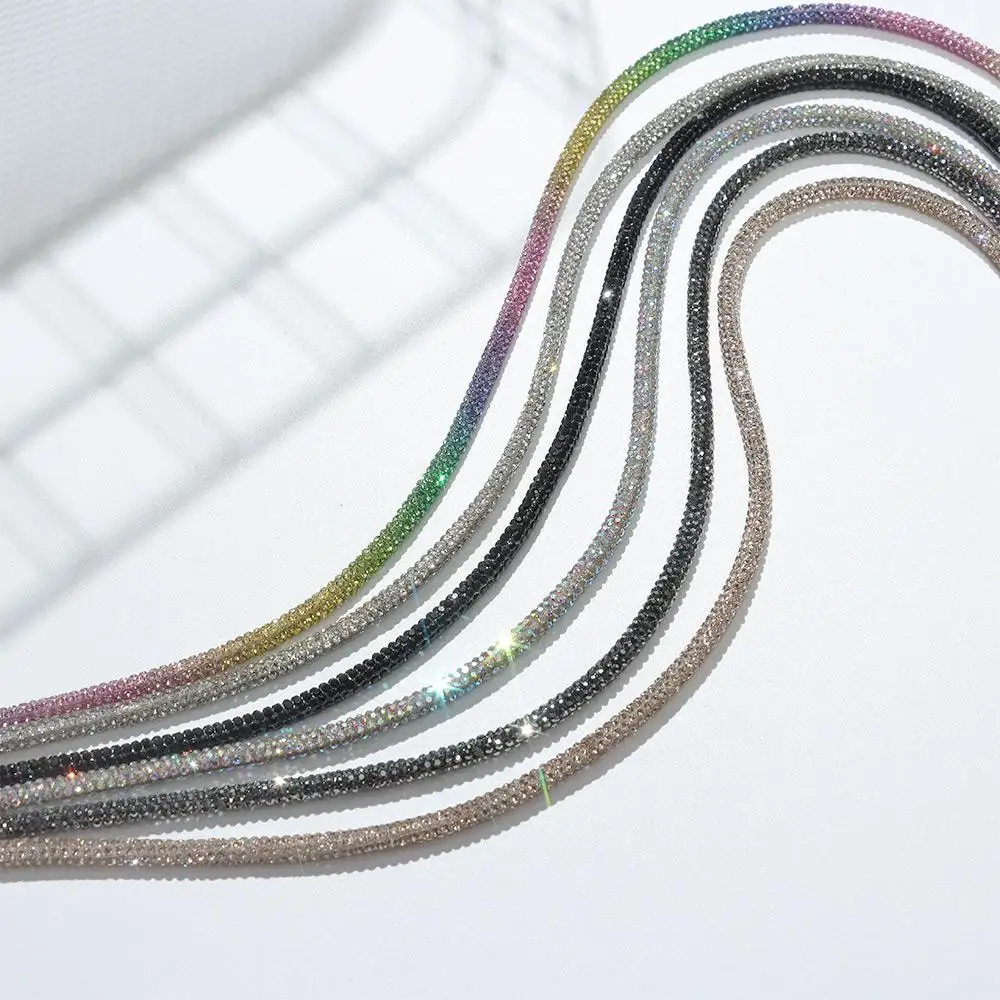 Cordones con pedrería efecto brillo