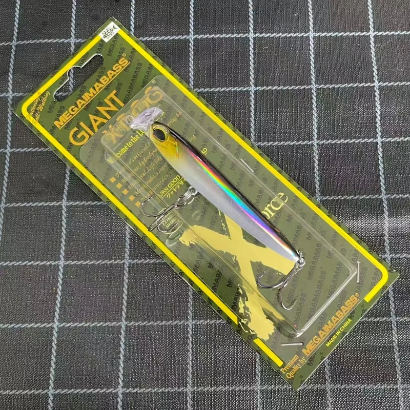 Señuelo con acabado y forma aerodinámica