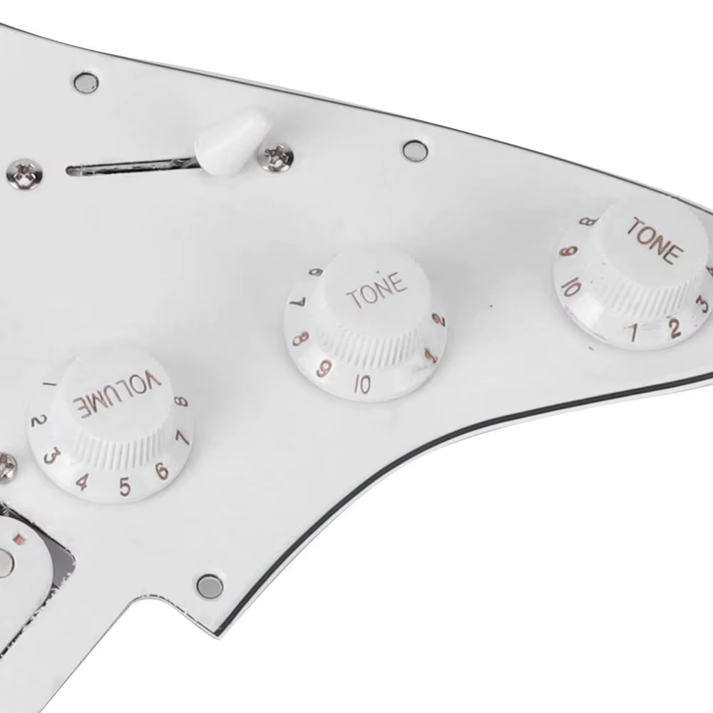 Vista superior del pickguard HSH negro con los 11 orificios de montaje