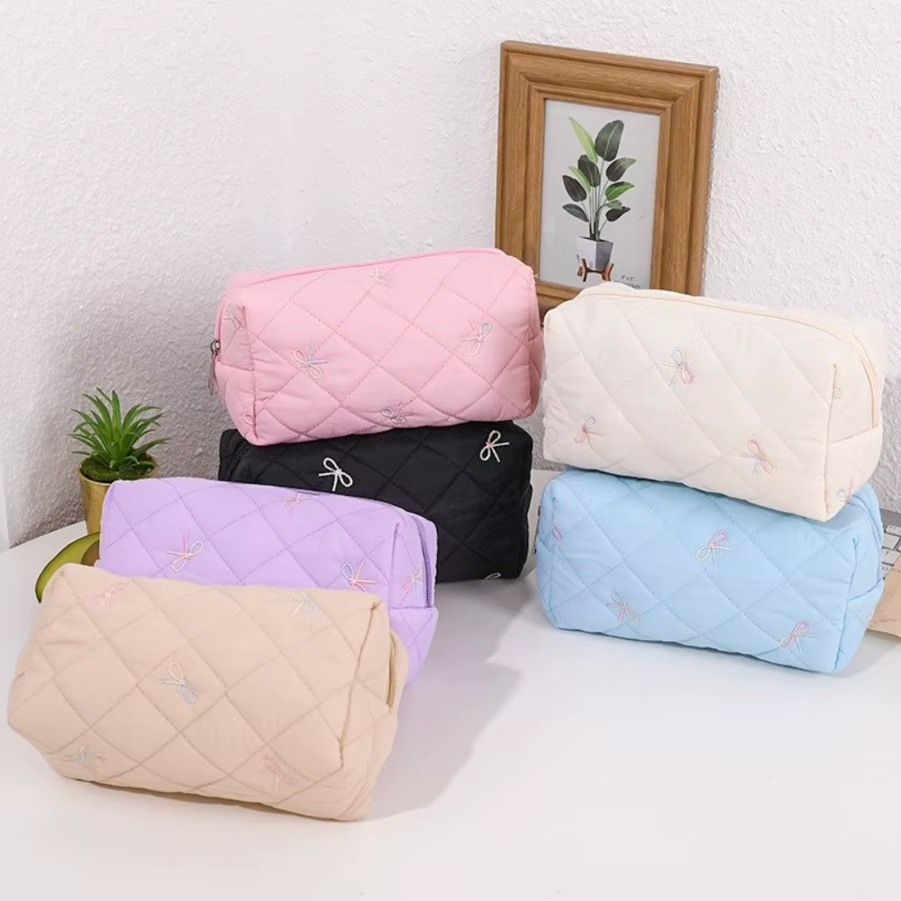 Bolsa de Maquillaje Acolchada INS con Bordado de Lazo – Gran Capacidad - imagen 4