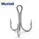 Anzuelos triples Mustad reforzados DACROMET para agua de mar