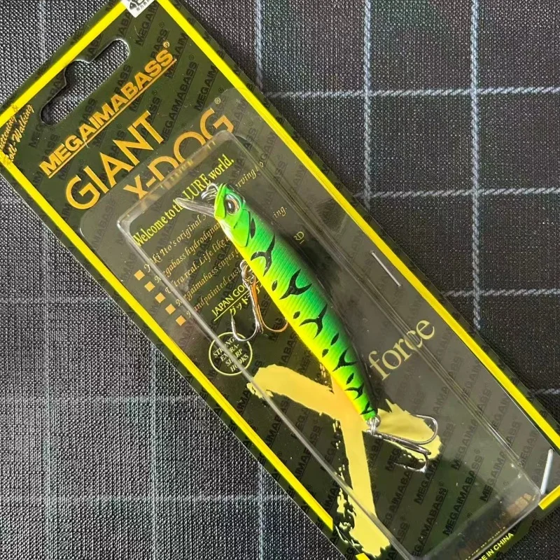 Detalle del señuelo para truchas