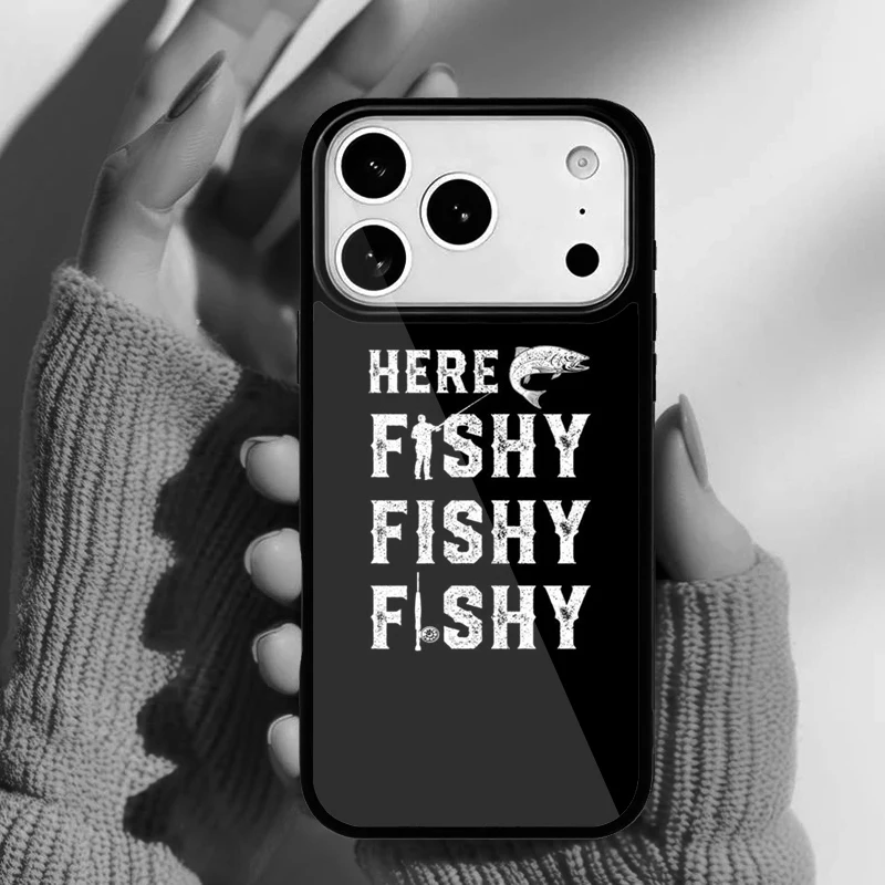 Funda ajustada a iPhone mostrando recortes precisos