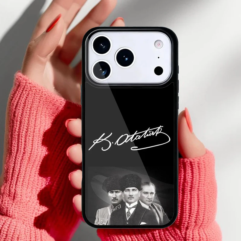 Funda con detalle del retrato de Atatürk