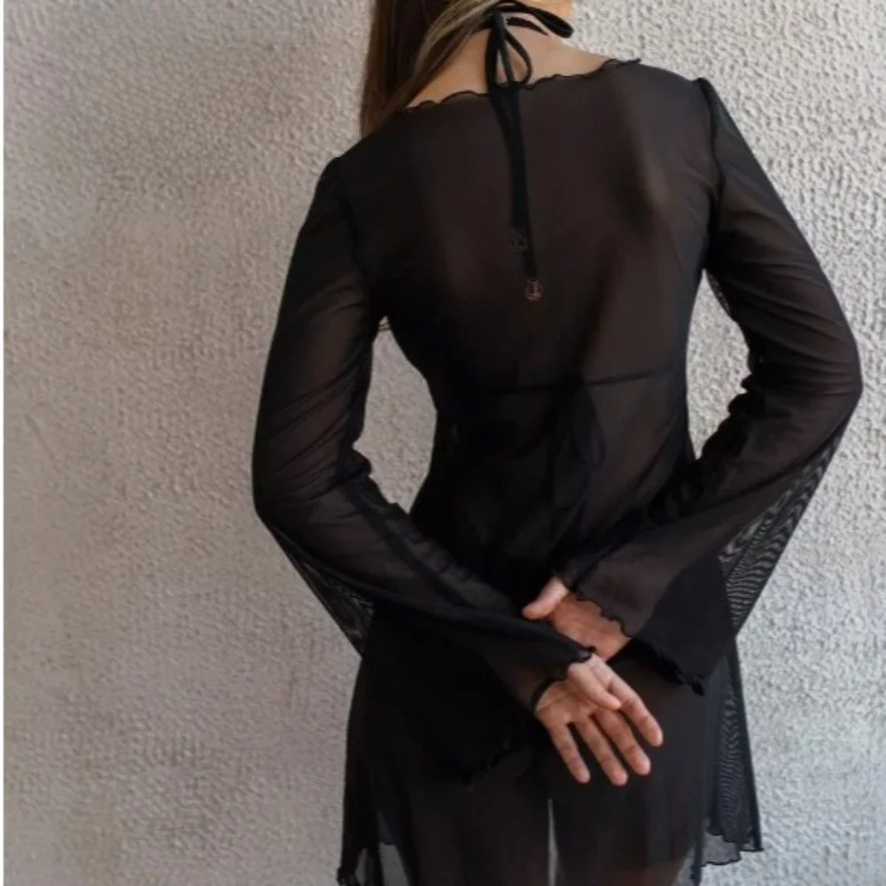 Cubrebikini malla transparente con mangas acampanadas y cuello redondo - imagen 2