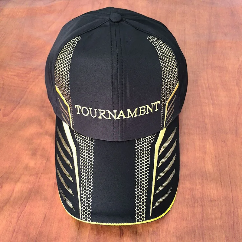 Sombrero de pesca con mosca para hombre en color oscuro