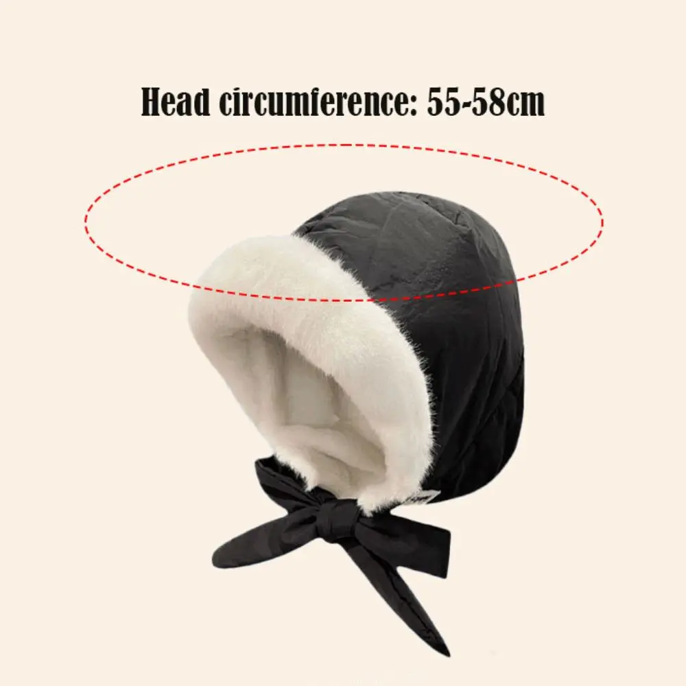 Gorro con orejeras en color negro