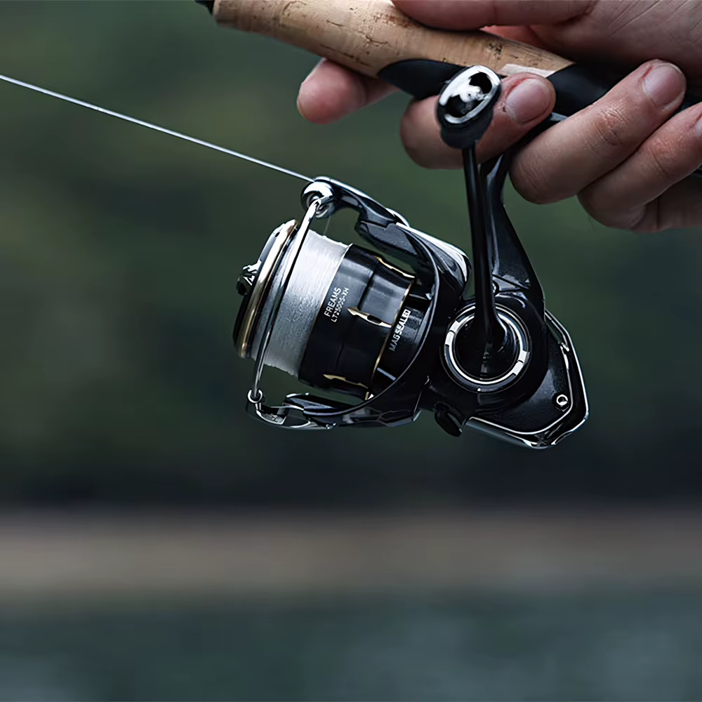 Carrete giratorio DAIWA FREAMS 26 – Arrastre 12 kg para agua salada