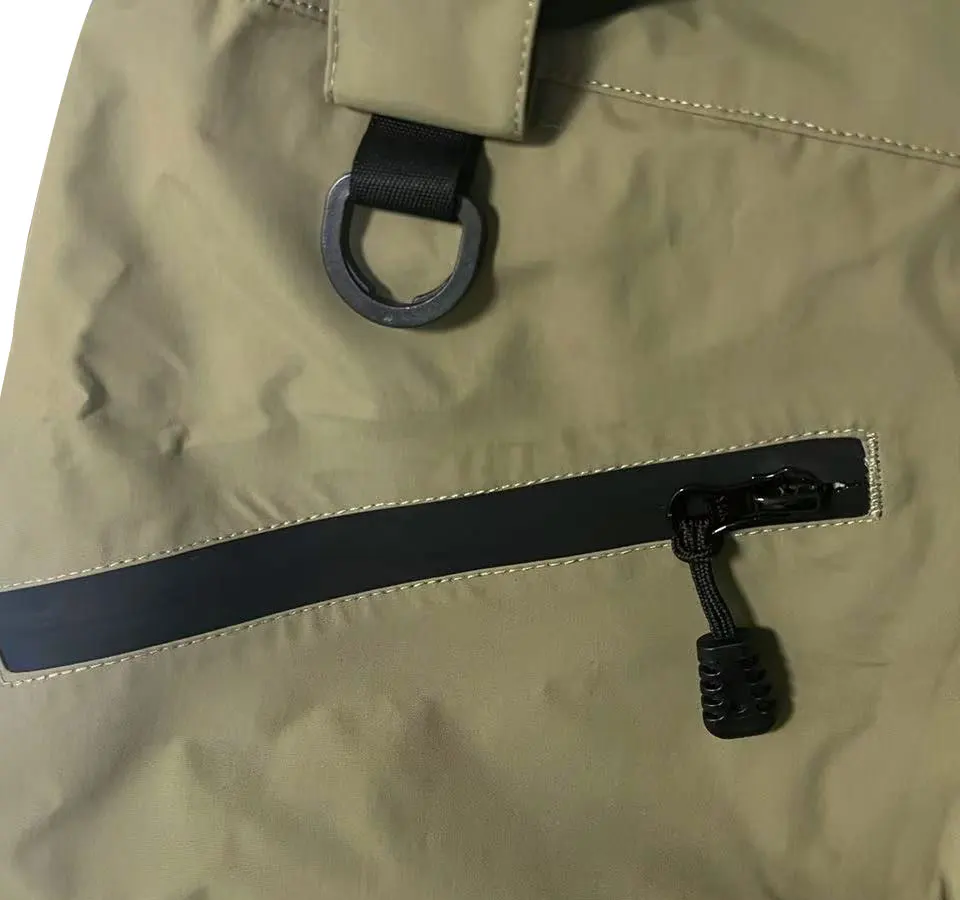Detalle del cinturón elástico para vadear