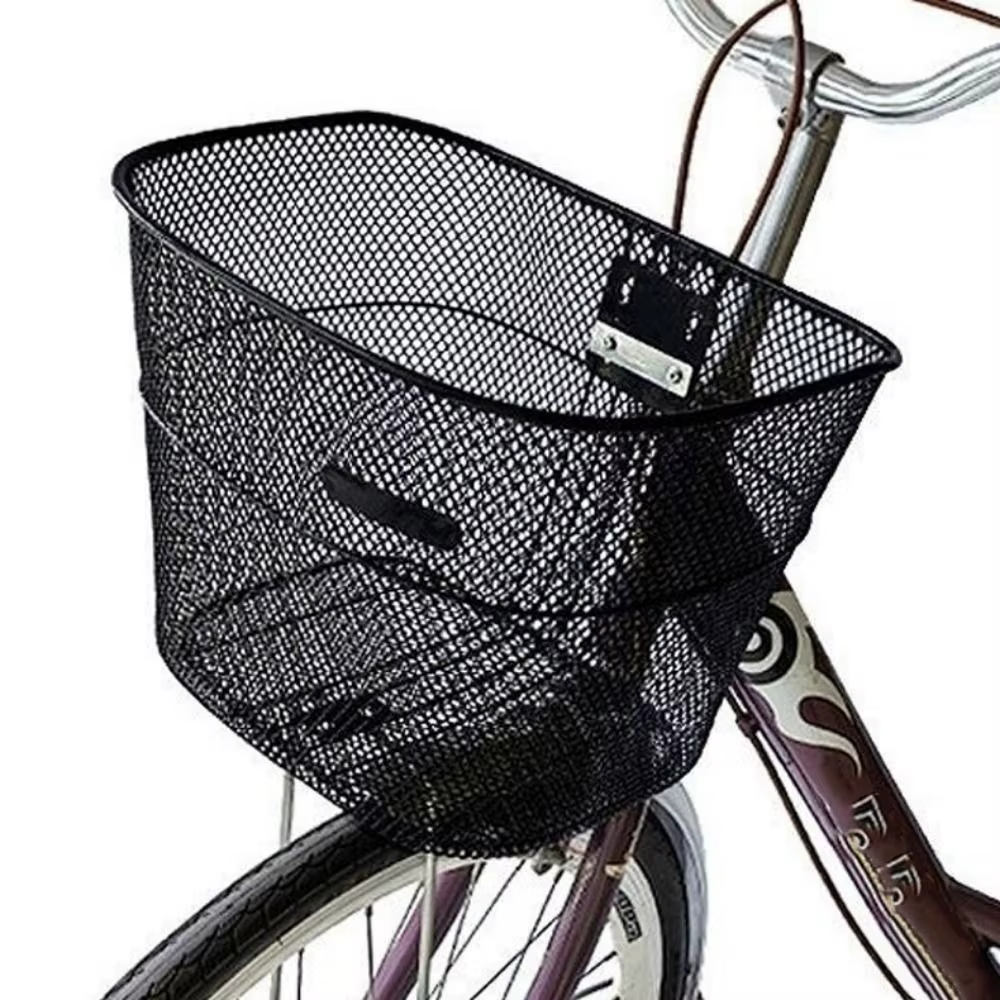 Cesta de bicicleta con artículos de uso diario dentro