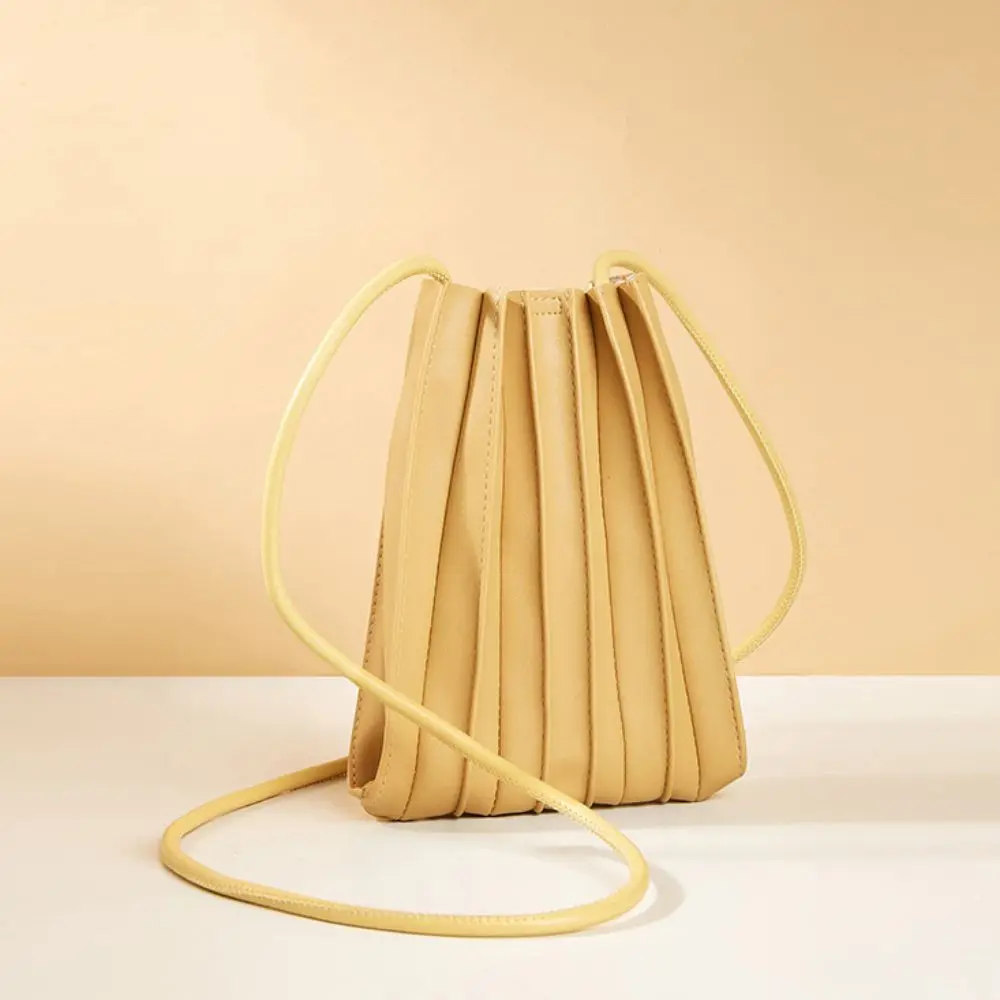 Bolso cruzado plegable en uso