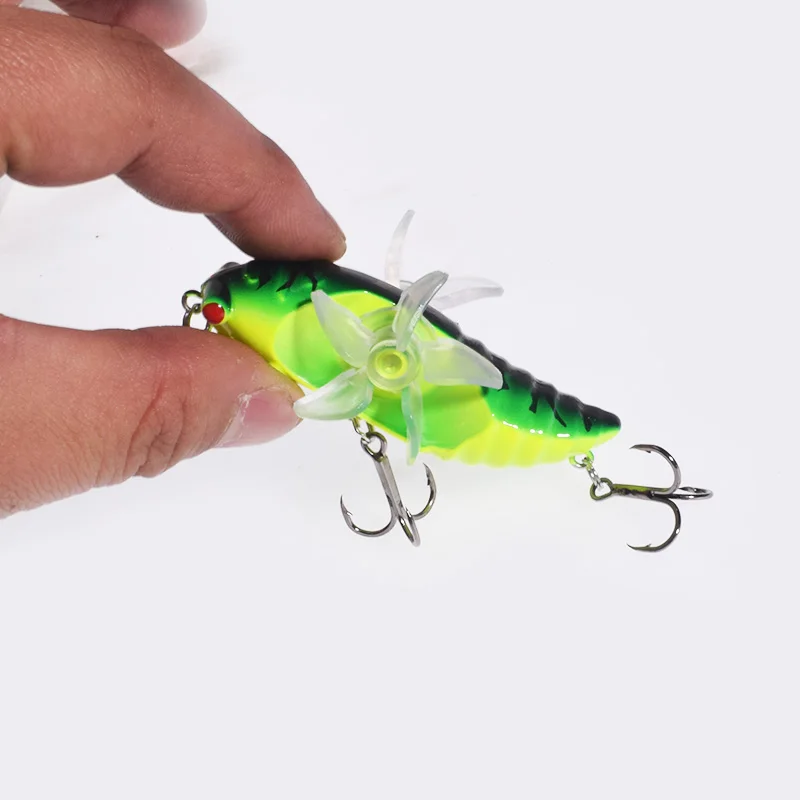Señuelo en acción topwater