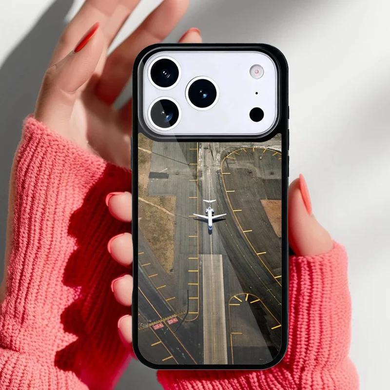 Detalle del estampado de avión y pista de aterrizaje