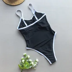Bañador una pieza de cintura alta con escote V profundo y patchwork