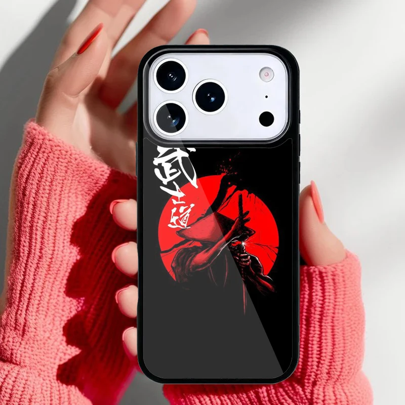 Diseño estampado del sol naciente y kanji sobre fondo negro