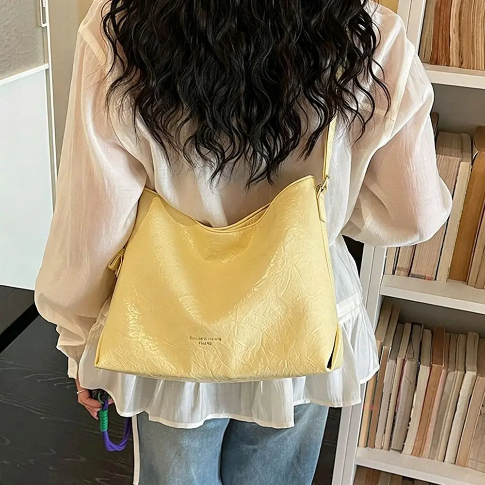 Diseño elegante con costuras visibles