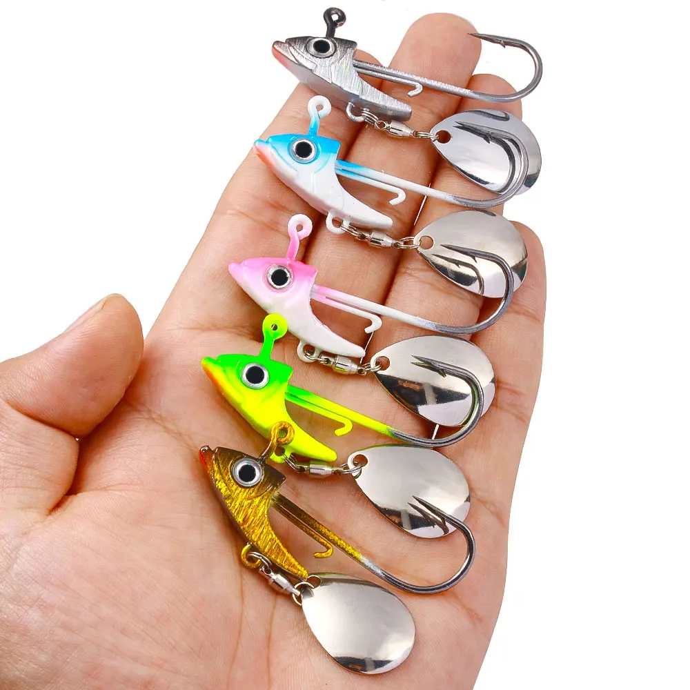 Variedad de jig heads con diferentes acabados metálicos