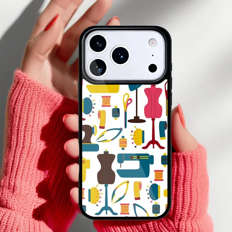 Imagen de la funda en un entorno de trabajo creativo