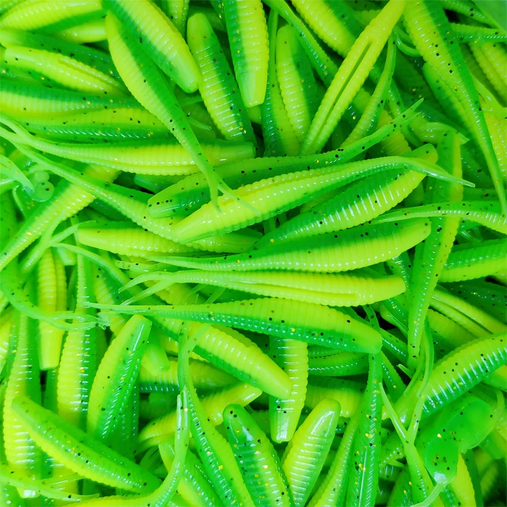 Variedad de colores disponibles en los señuelos MUKUN de cola bifurcada