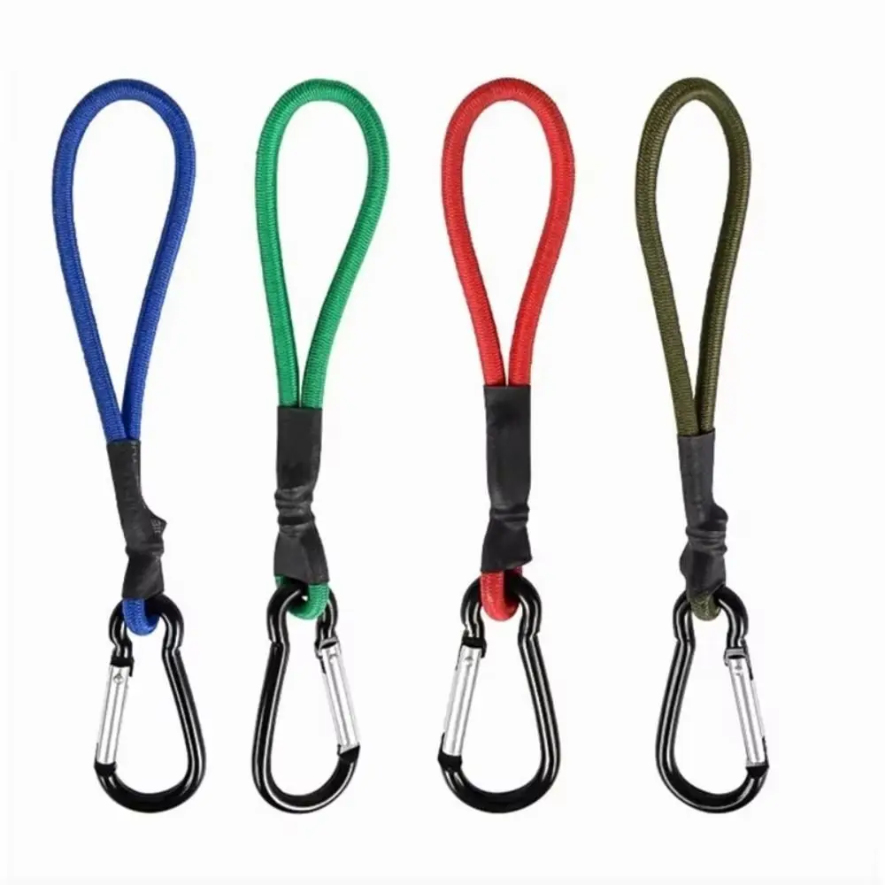 Usos múltiples de las cuerdas elásticas en campamento