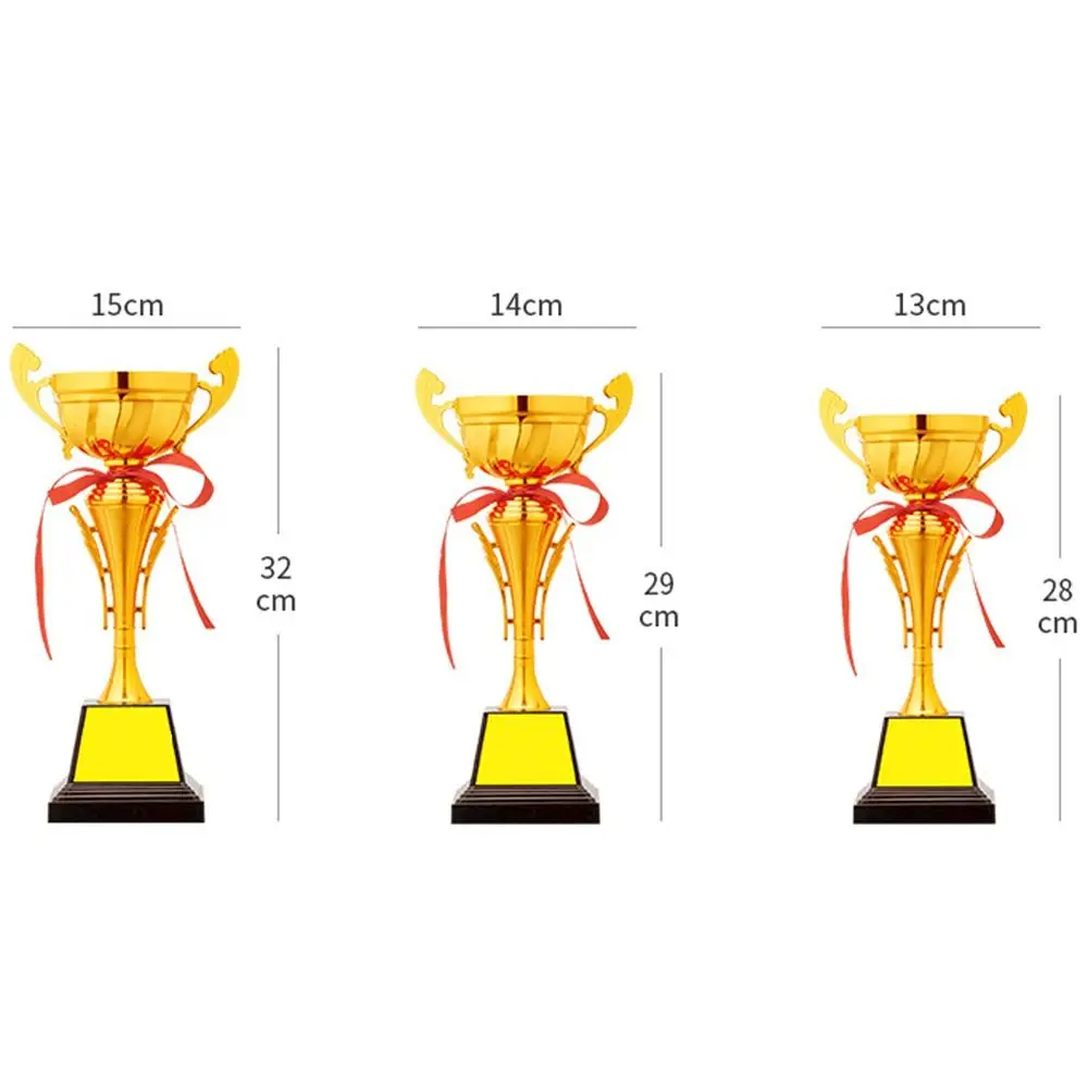 Trofeo metálico dorado para premios