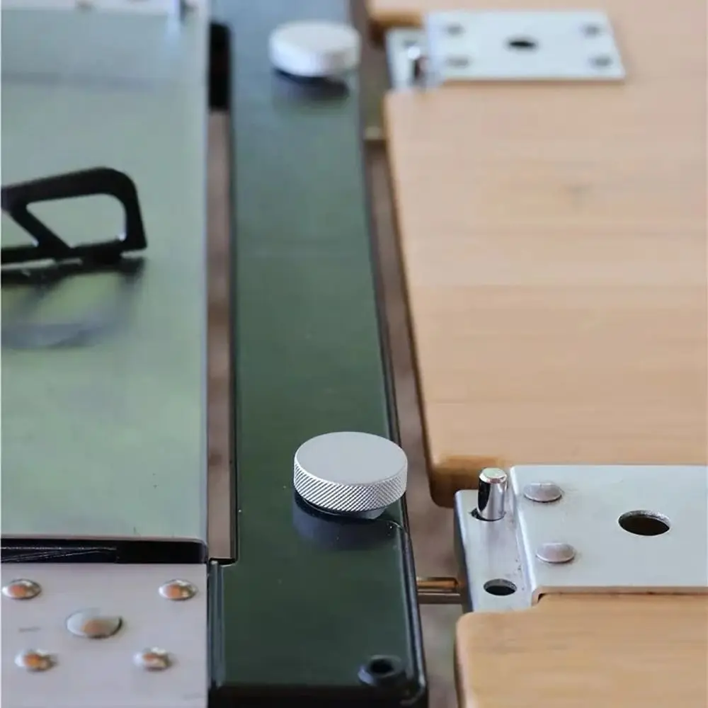 Junta de extensión universal mesa IGT aluminio con hebillas plateadas - imagen 3