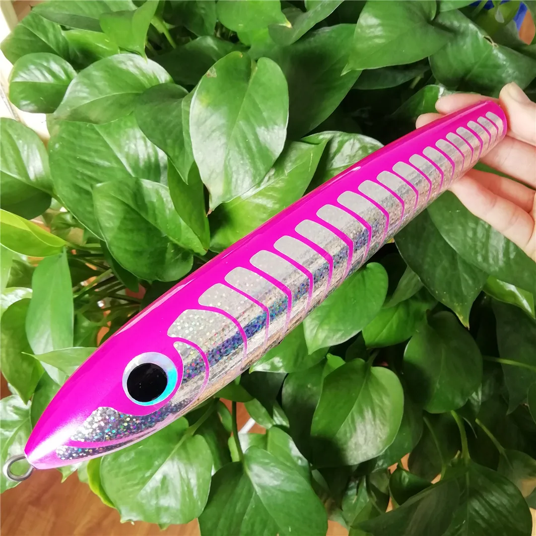 Señuelo Swolfy de madera rosa visto desde arriba