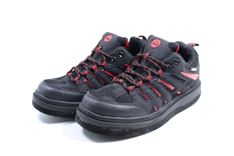 Zapatos de pesca con suela de fieltro y clavos antideslizantes