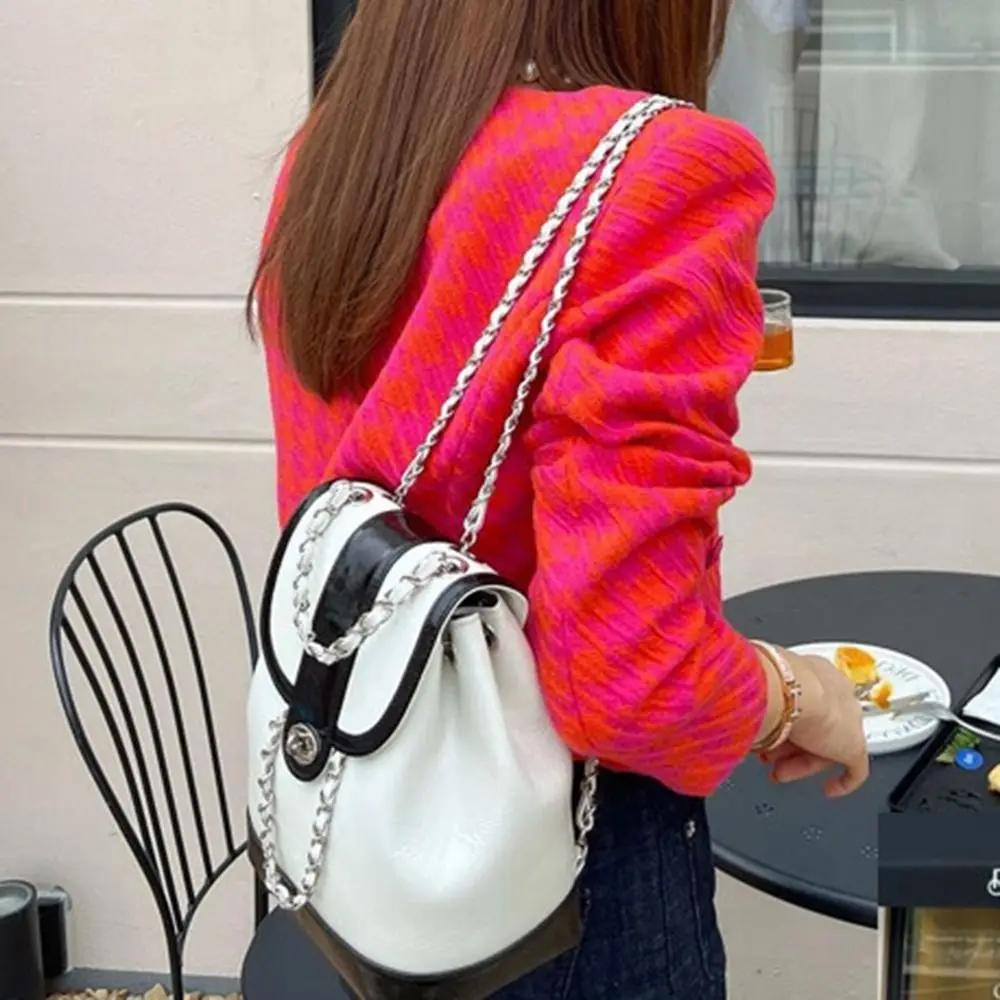 Mochila mini con correa y acabado PU