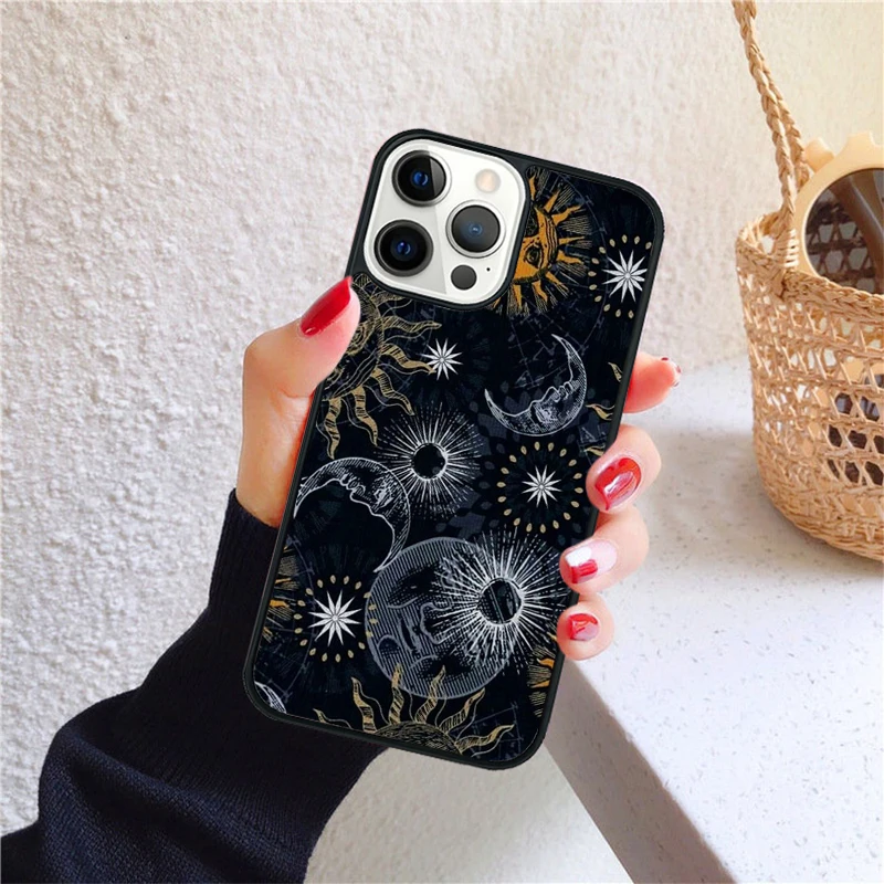 Detalle del patrón de estrellas y constelaciones en la funda