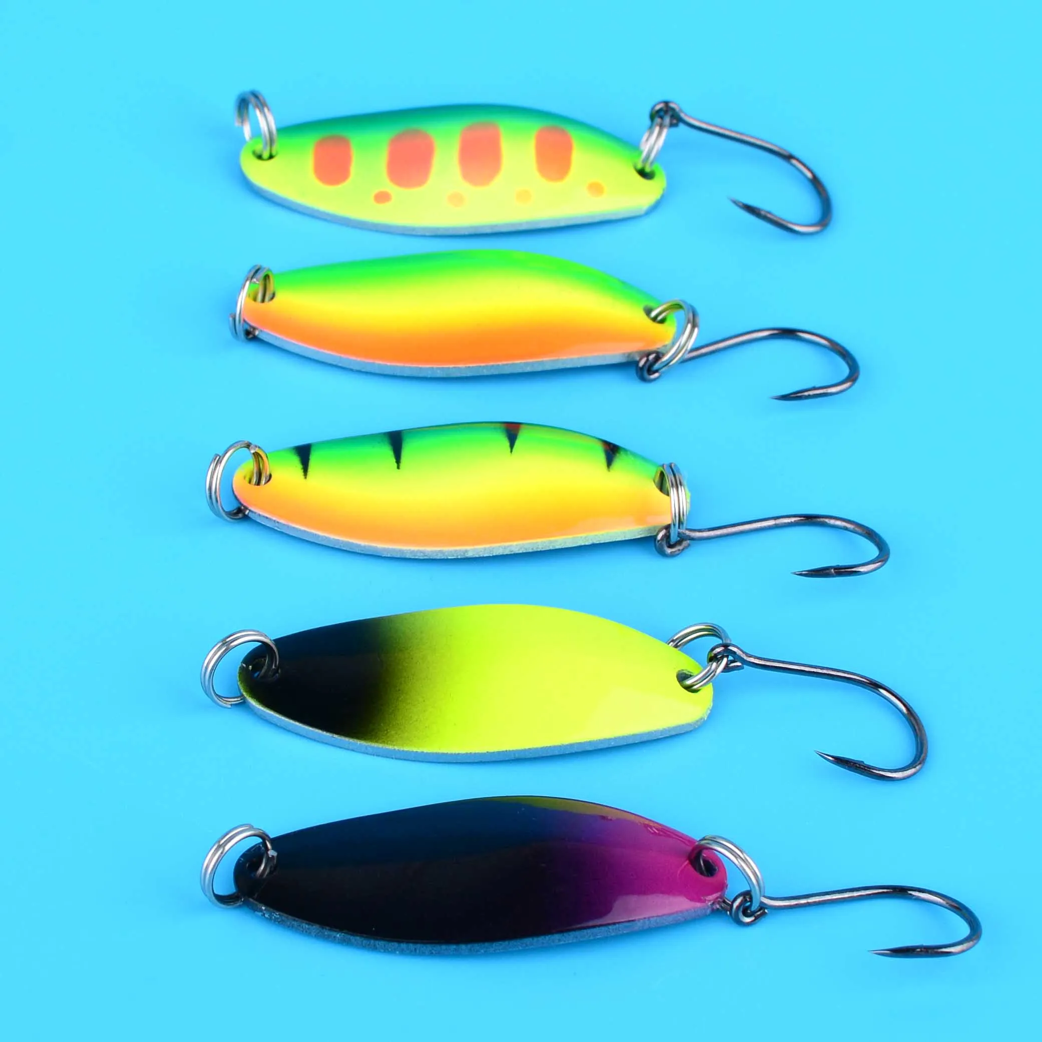 Set de señuelos de pesca con cuchara giratoria y anzuelos individuales