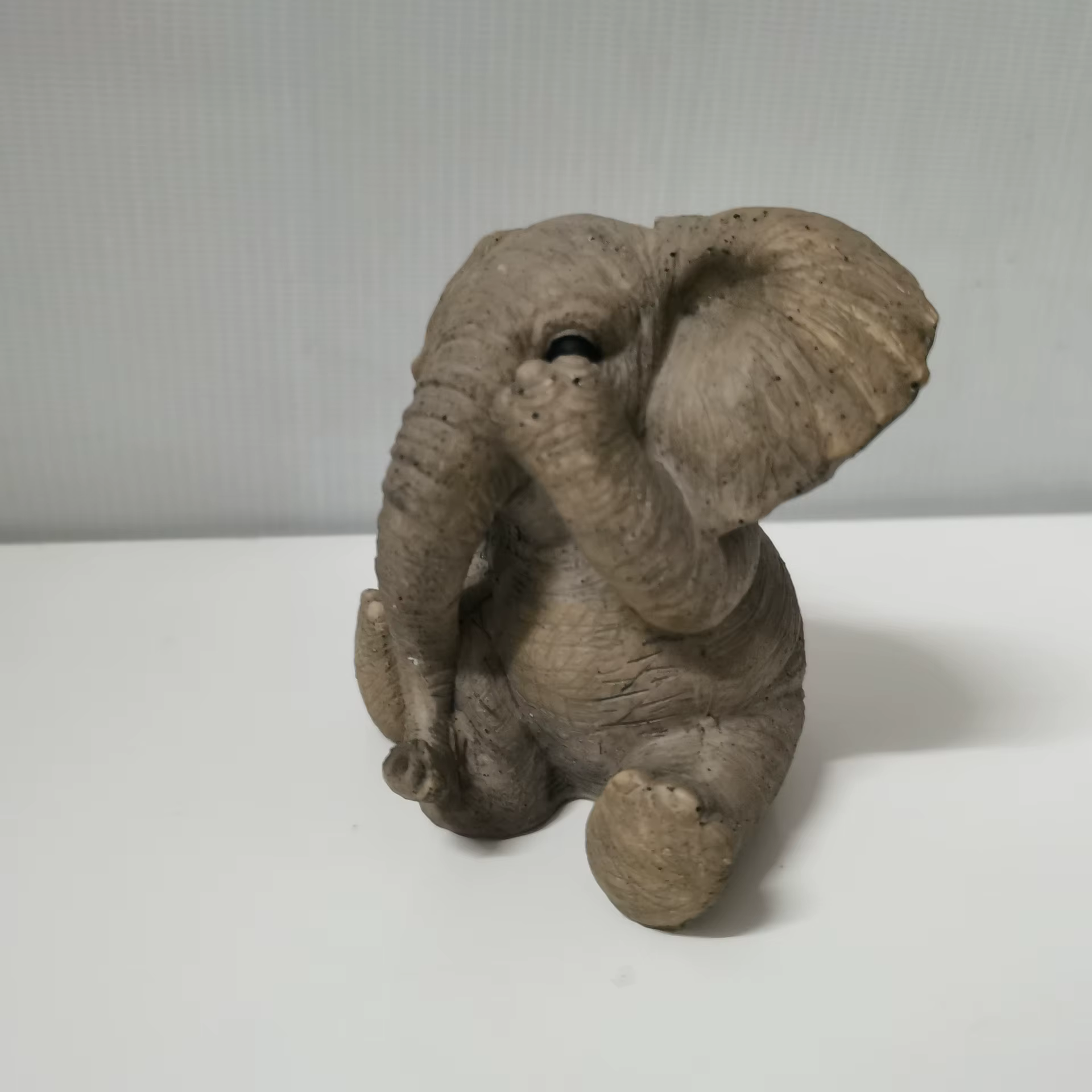 Figura elefante Feng Shui resina – Elegante decoración suerte - imagen 2
