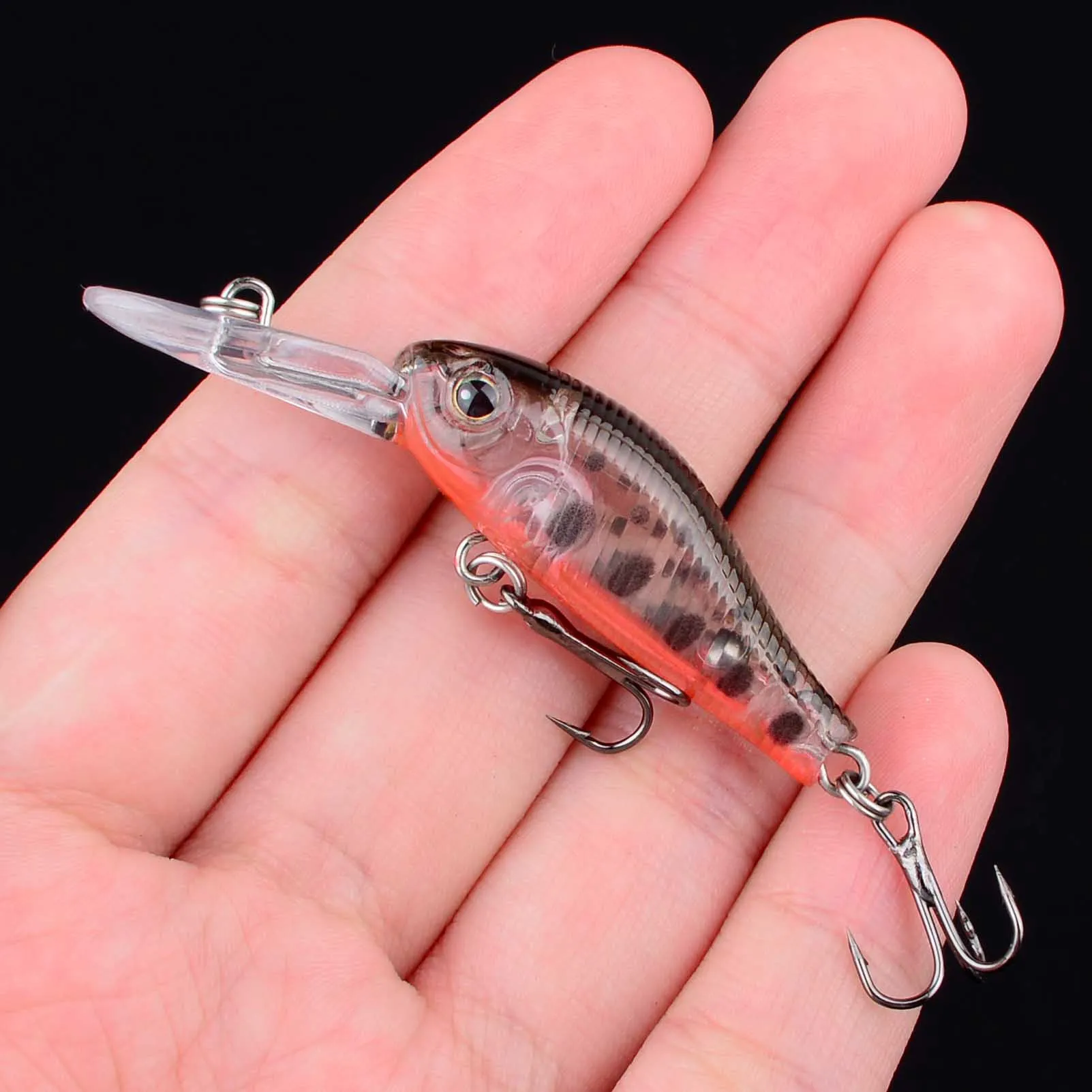 Floating minnow crankbait en acción de pesca