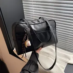 Bolso bandolera PU de cuero para mujer gran capacidad con colgante