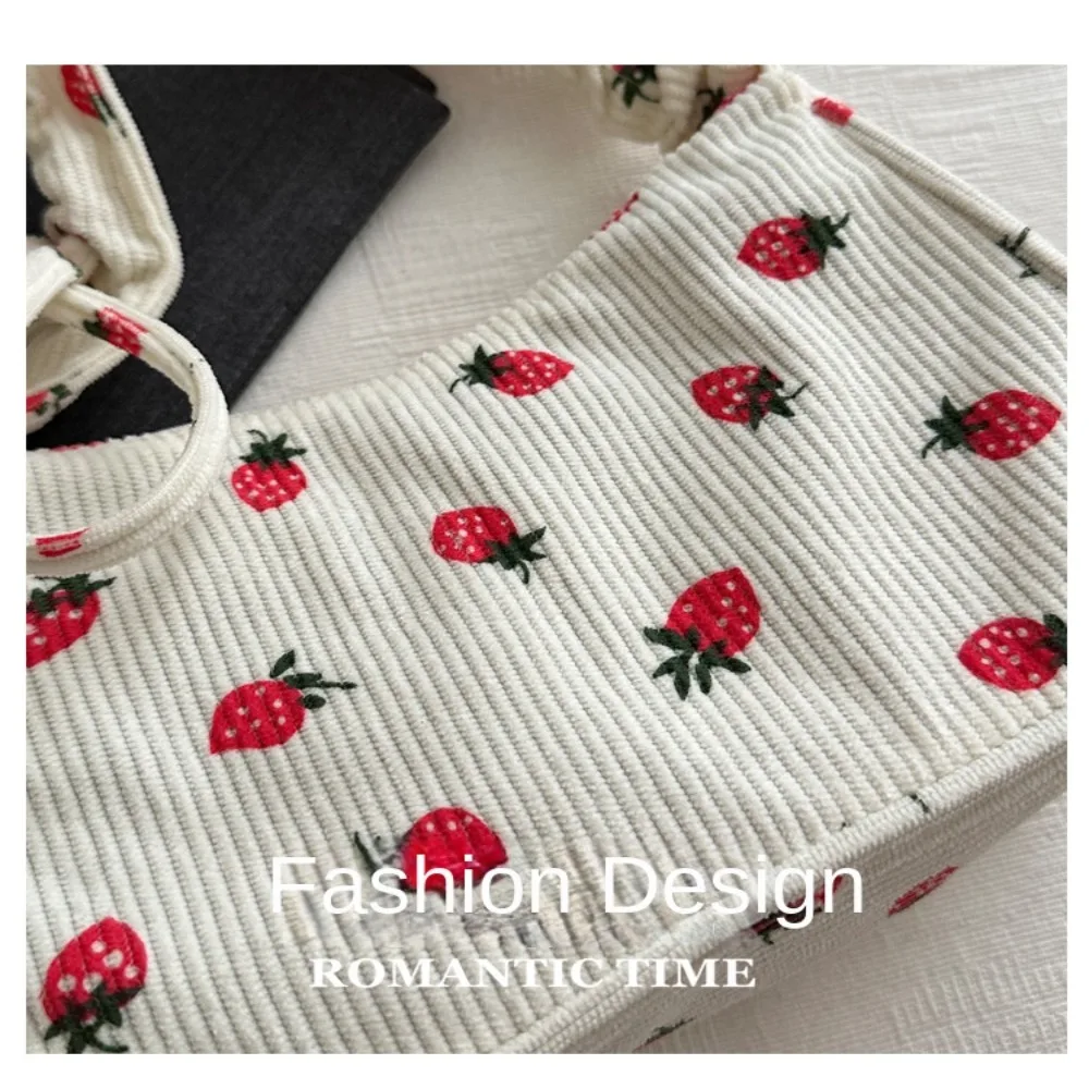 Bolso tote de pana dulce con cremallera y diseño de fresa Y2K - imagen 4