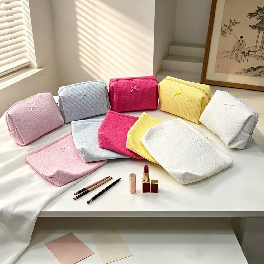 Bolsa Maquillaje Texturizada con Lazo – Gran Capacidad
