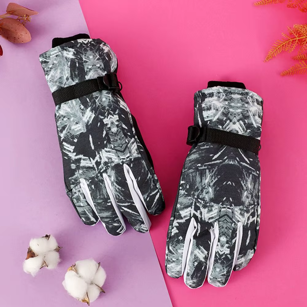Detalle de los guantes para nieve