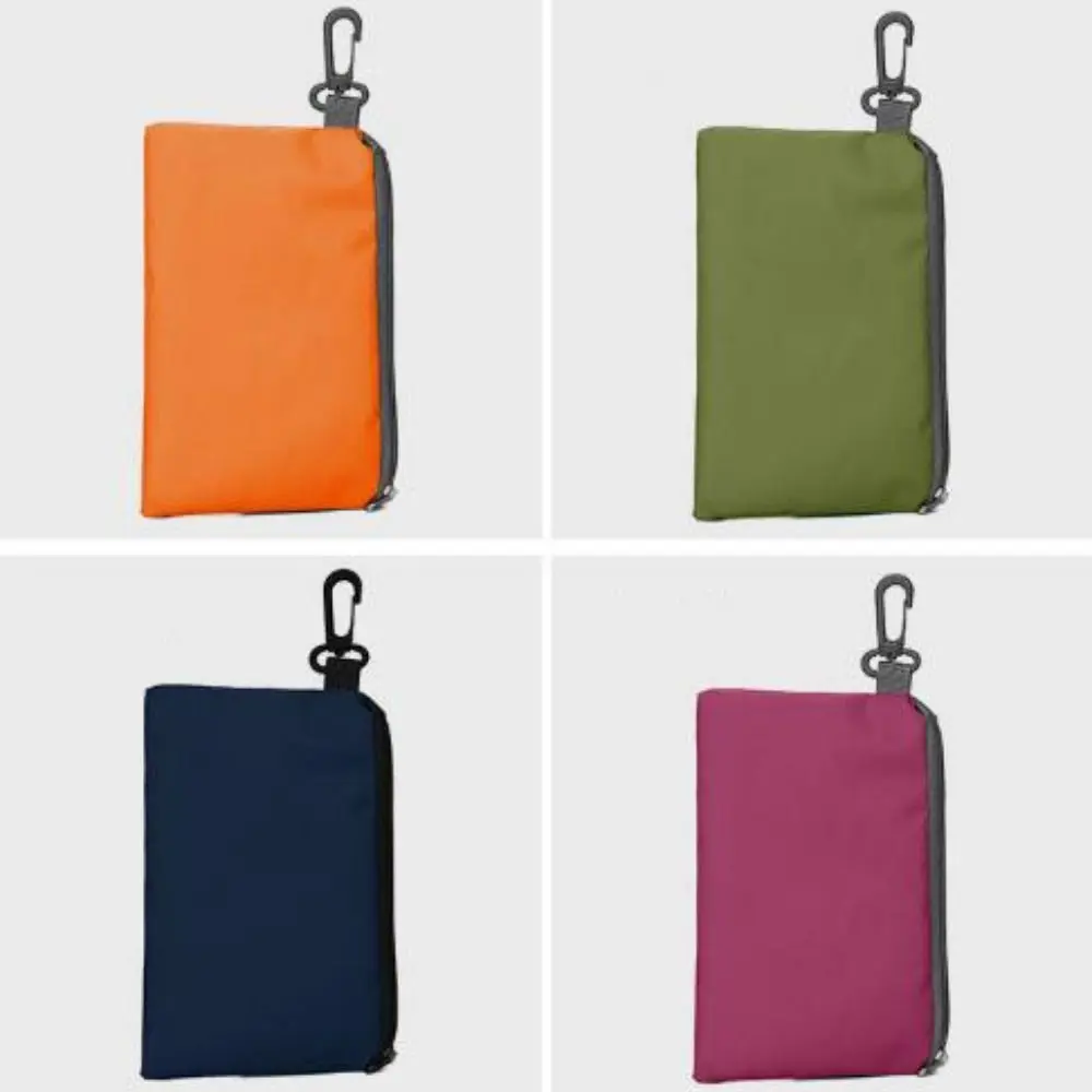 Selección de colores de la bolsa alineadas sobre fondo neutro