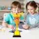 Manualidades con trofeos metálicos, estatuas doradas y recuerdos - imagen 4