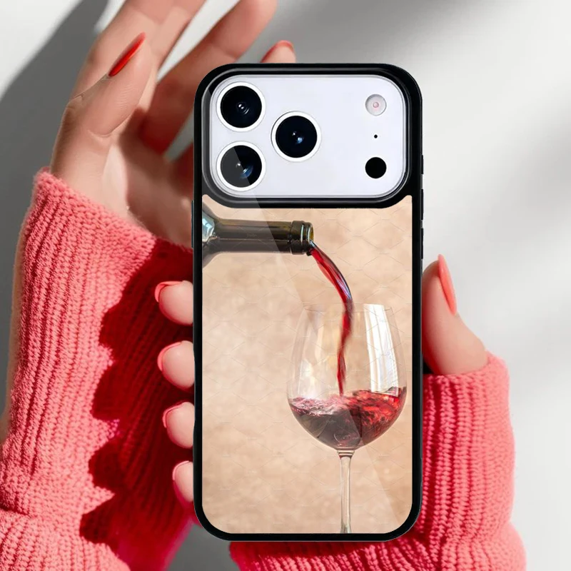 Vista frontal de la funda con detalle del diseño de copa de vino