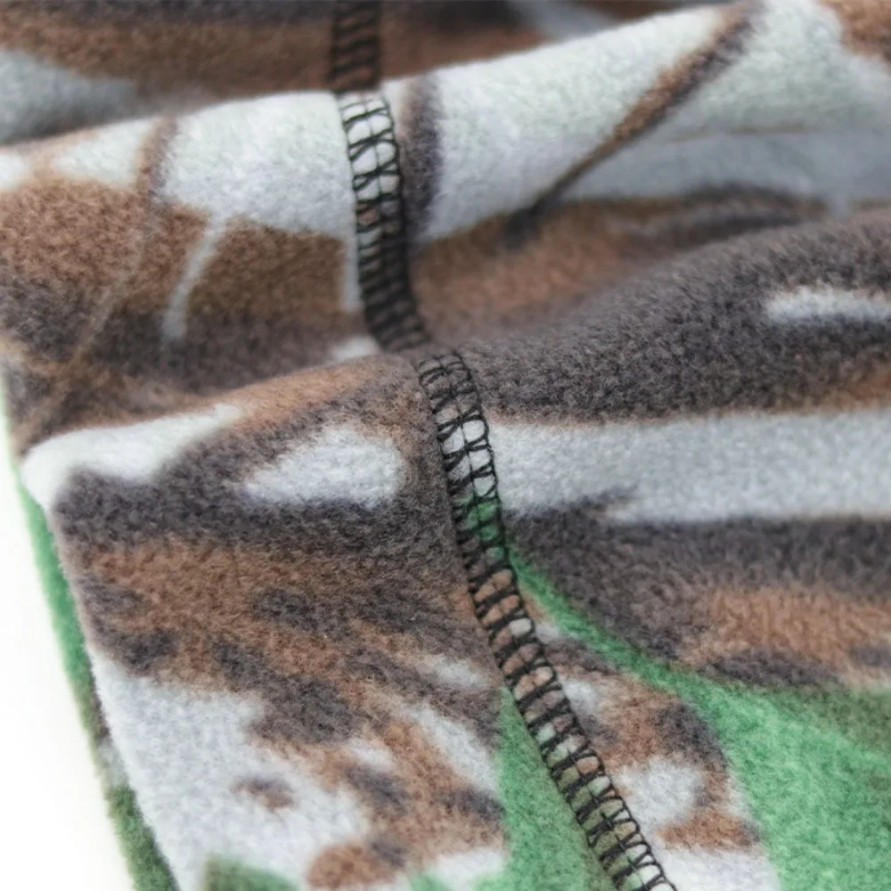 Detalle del tejido fluffy fleece y el ajuste