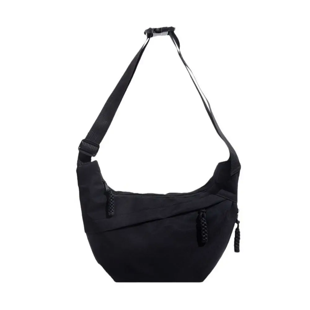 Bolso de hombro tipo dumpling en nailon