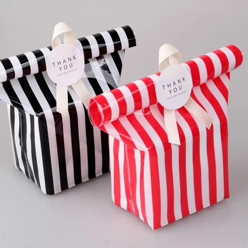 Bolsas de regalo con lazo a rayas – para fiestas y dulces - imagen 2