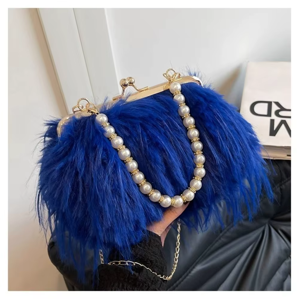 Bolso bandolera de mujer con acabado de felpa