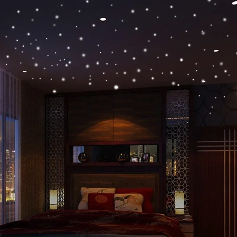 Cielo estrellado fluorescente en pared