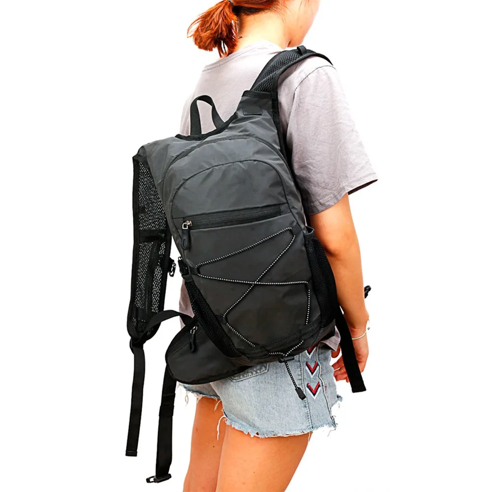 Mochila de hidratación ligera con alta visibilidad reflectante - imagen 3
